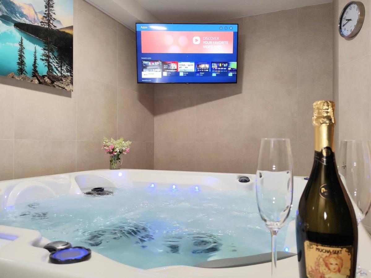 Grand Spa Harrachov - Wellness Luxusni Apartman S Velkou Virivkou, Saunou, Kuchyni A Venkovnim Posezenim V Centru Harrachova Kültér fotó