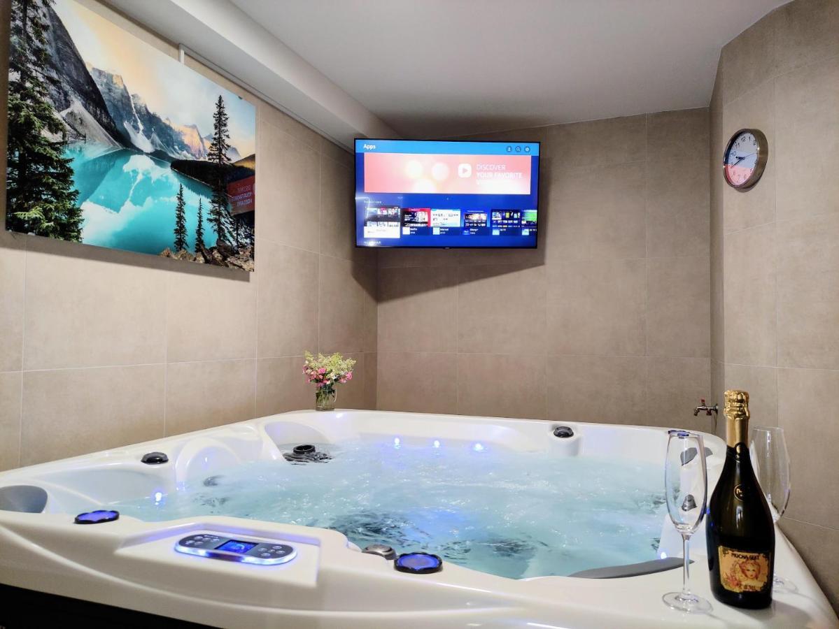Grand Spa Harrachov - Wellness Luxusni Apartman S Velkou Virivkou, Saunou, Kuchyni A Venkovnim Posezenim V Centru Harrachova Kültér fotó